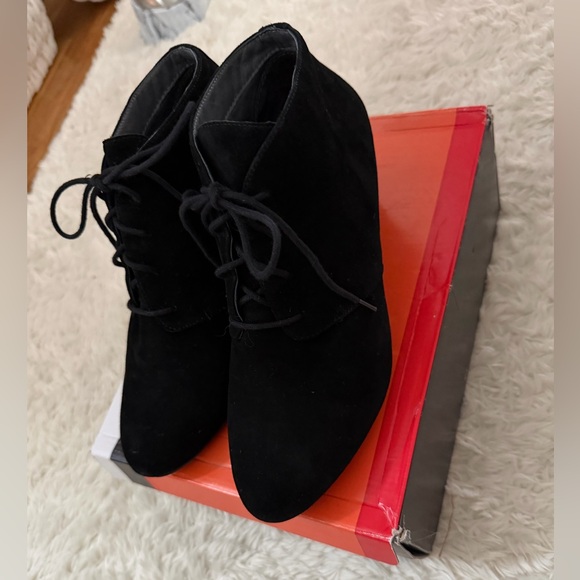 Women’s Vionic Elevated Becca Wedge Suede Weather-resistant Bootie Black 11W - Picture 6 of 6